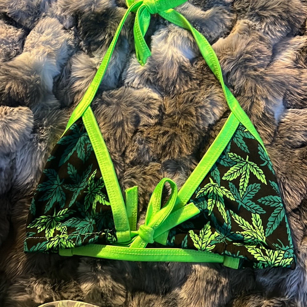 Plant leaf Bikini, no brand name, no size/ guess XS